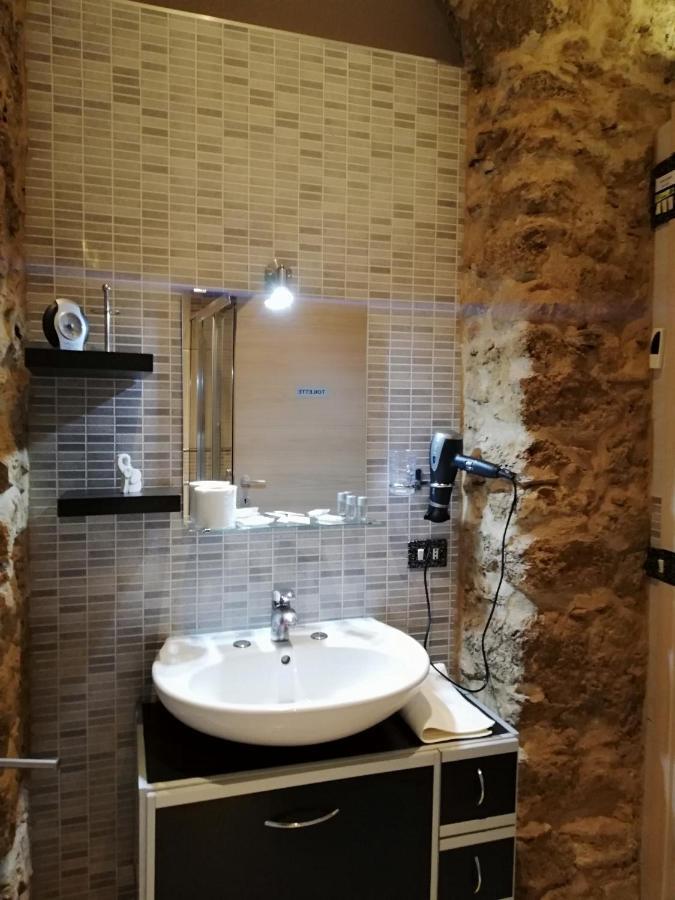 Palazzo Sant'Elia Hotel Калтаджироне Екстериор снимка